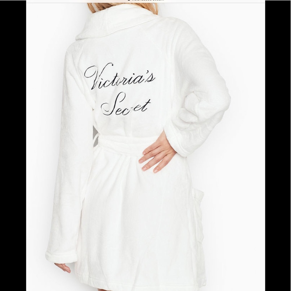 Victoria’s Secret Logo Short Cozy Robe NWT